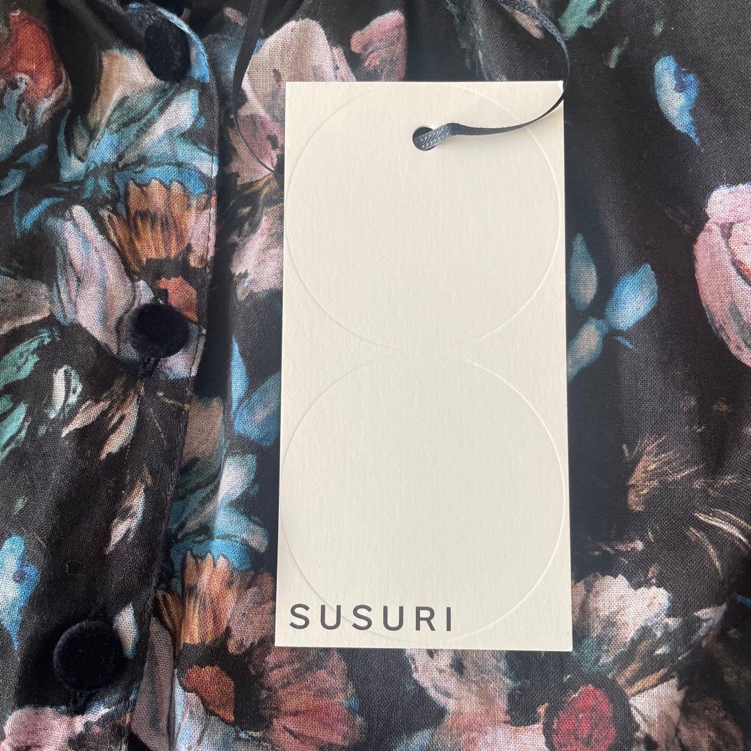 SUSURI ススリ　メロフォンブラウス 2025AW ブラック　フラワー
