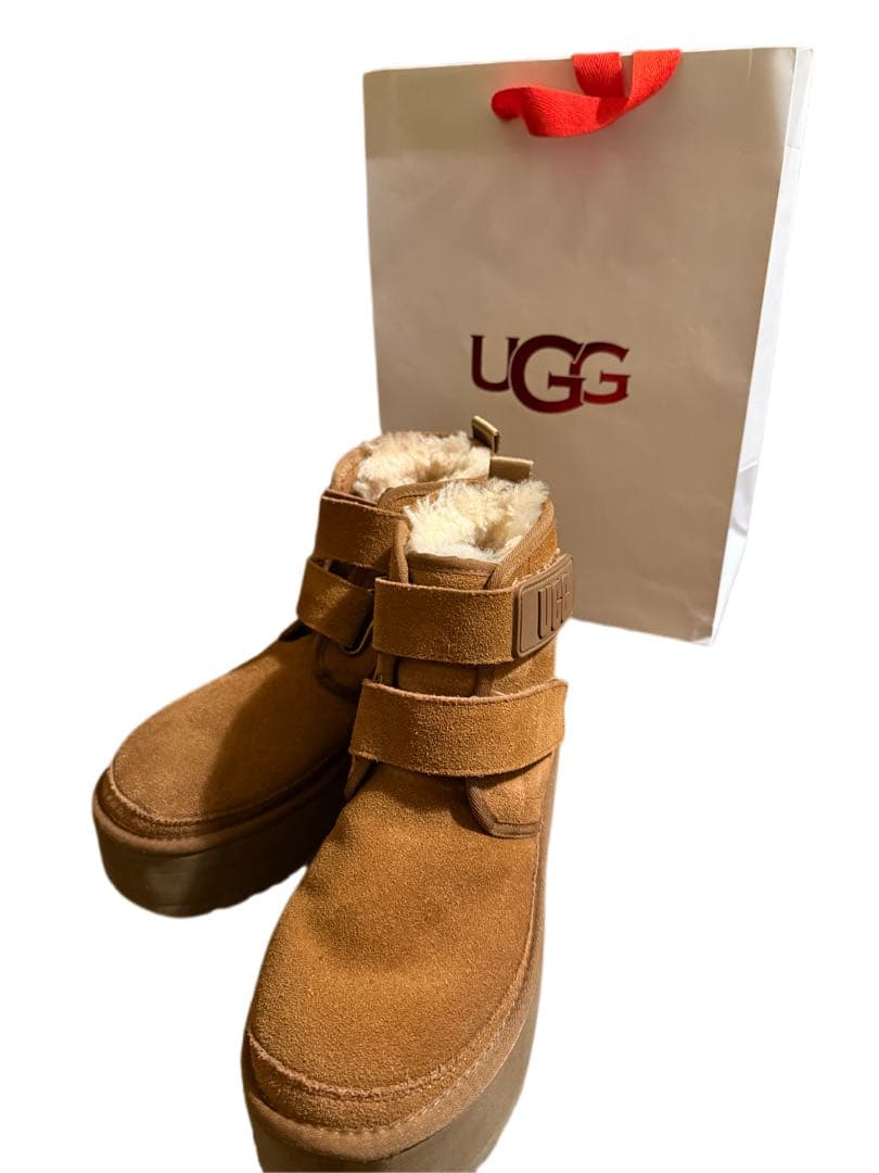 UGG ニューメルプラットフォーム　チェストナッツ　　23cm 厚底　ムートン