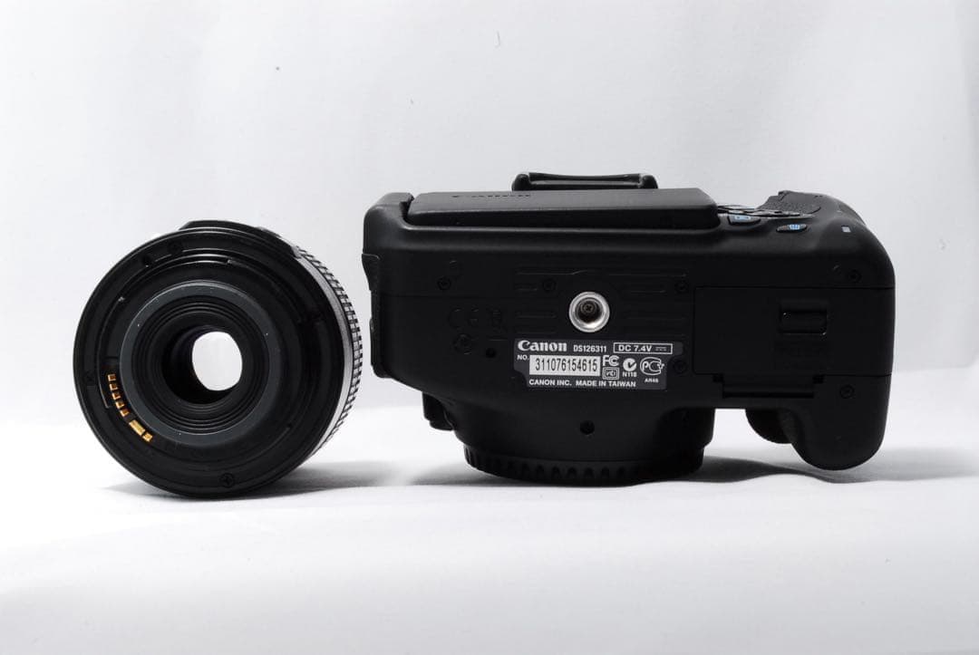 ❣️付属品多数❣️Canon Kiss X5 デジタル一眼レフカメラ