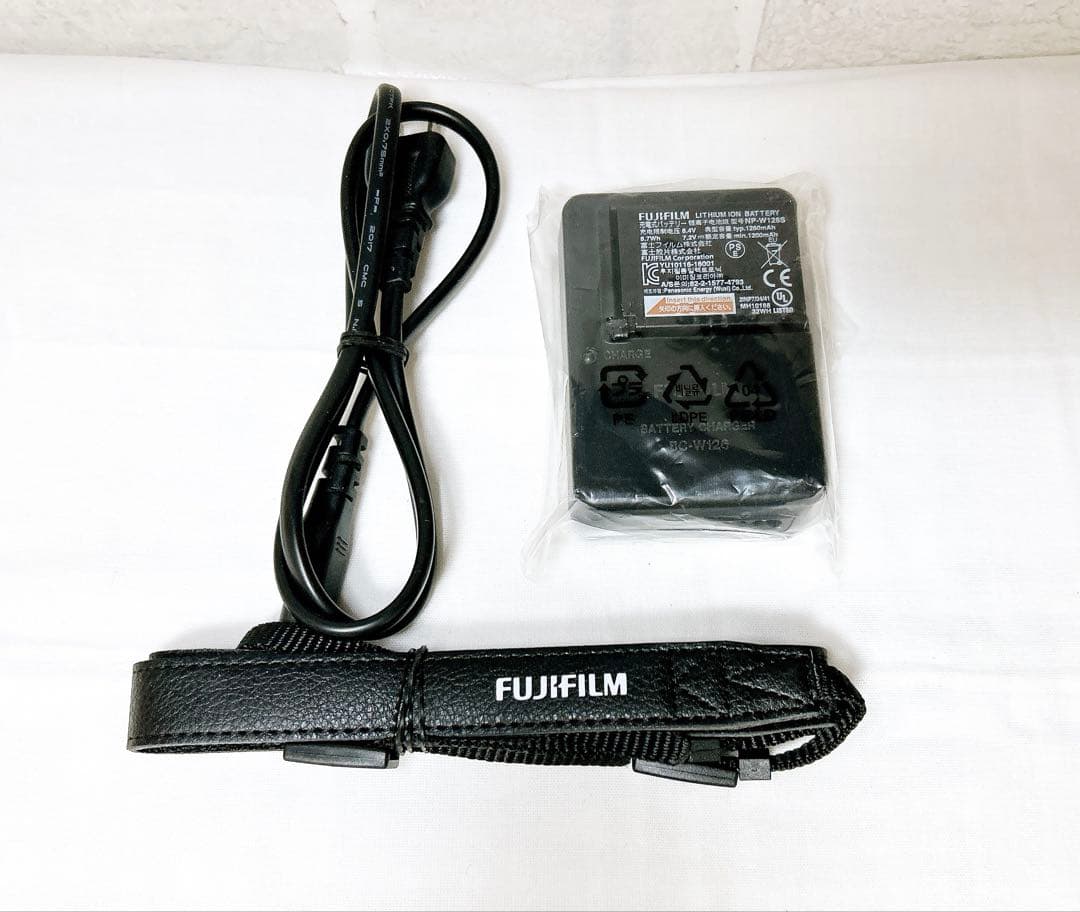 ⭐️奇跡 シャッター数:2回⭐️ 富士フイルム FUJIFILM X-E3シルバー