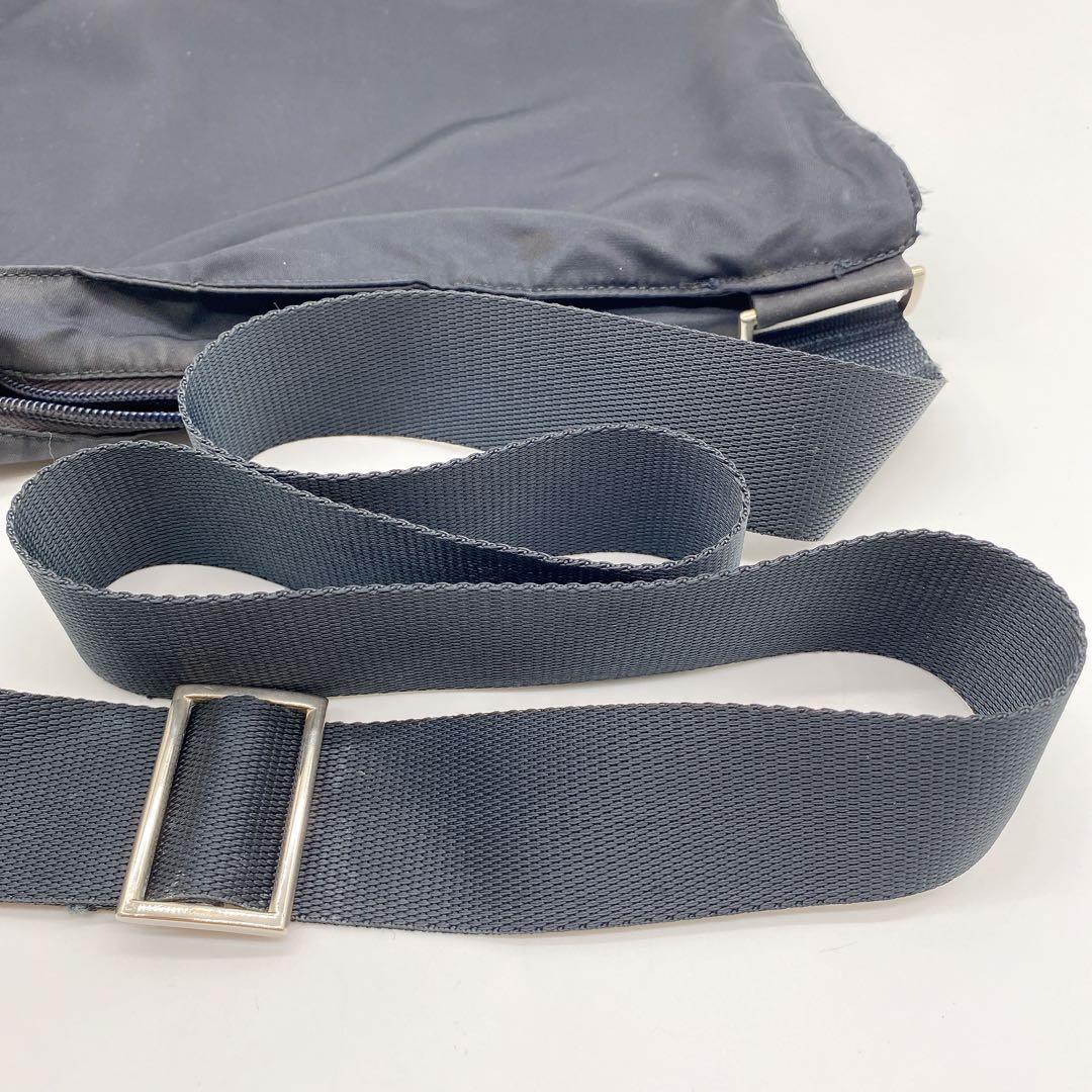 PRADA プラダ ナイロン ショルダーバッグ 三角ロゴ ブラック　男女兼用