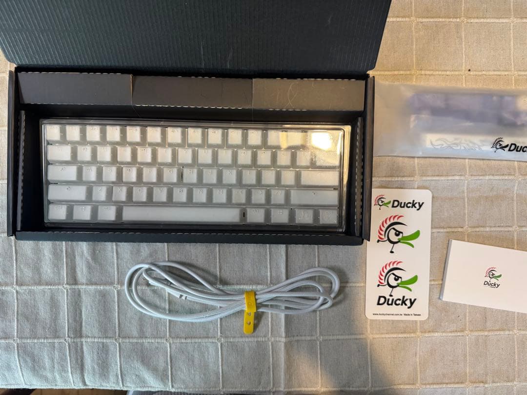 キーボード Ducky one 3 mini 60% Aura Edition