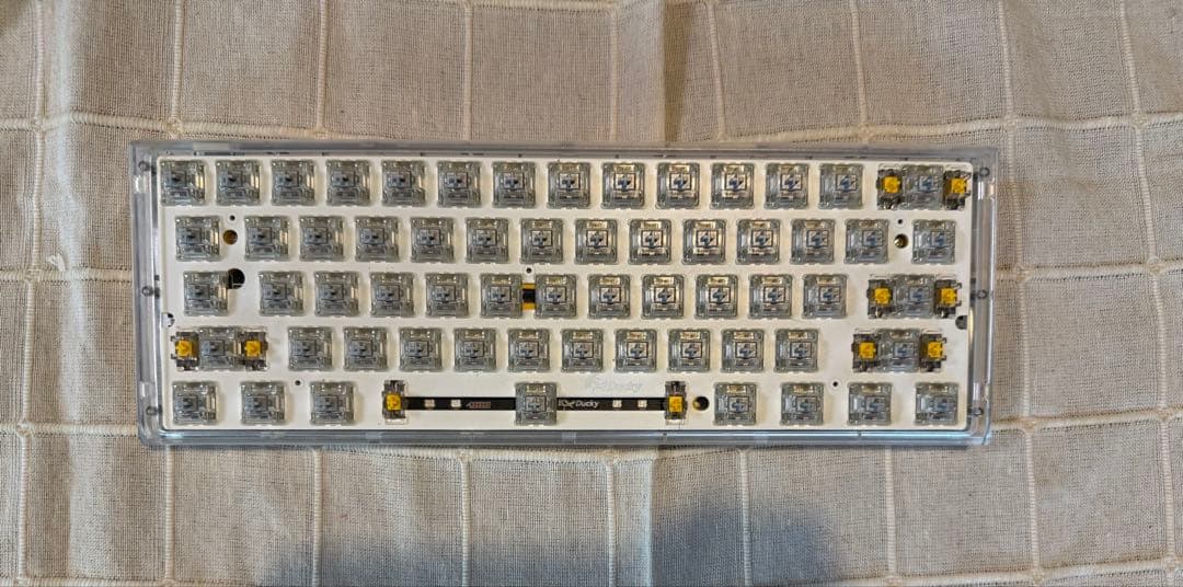 キーボード Ducky one 3 mini 60% Aura Edition