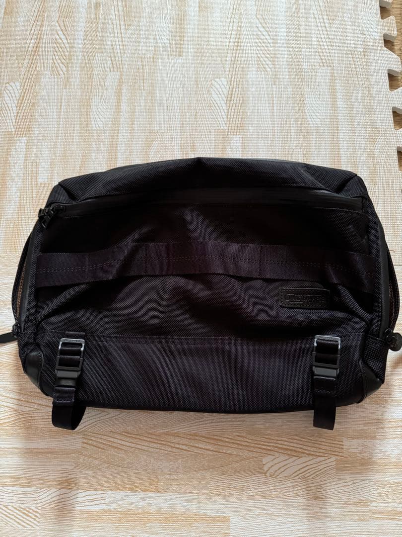 narifuri×master-piece メッセンジャーバックとロンT2枚