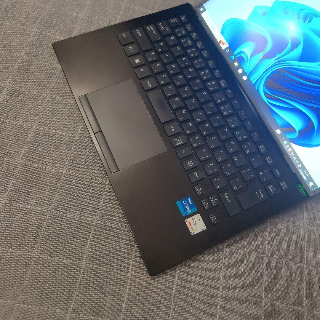 日本製 高級感 美品 VAIO 超軽量 驚速12世代i7 16GB 512GB