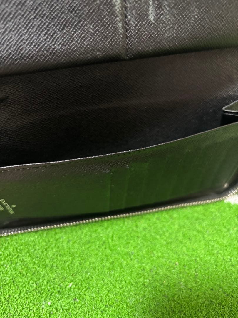 本日限定価格　Louis Vuitton 財布付きボディバッグ ブラック