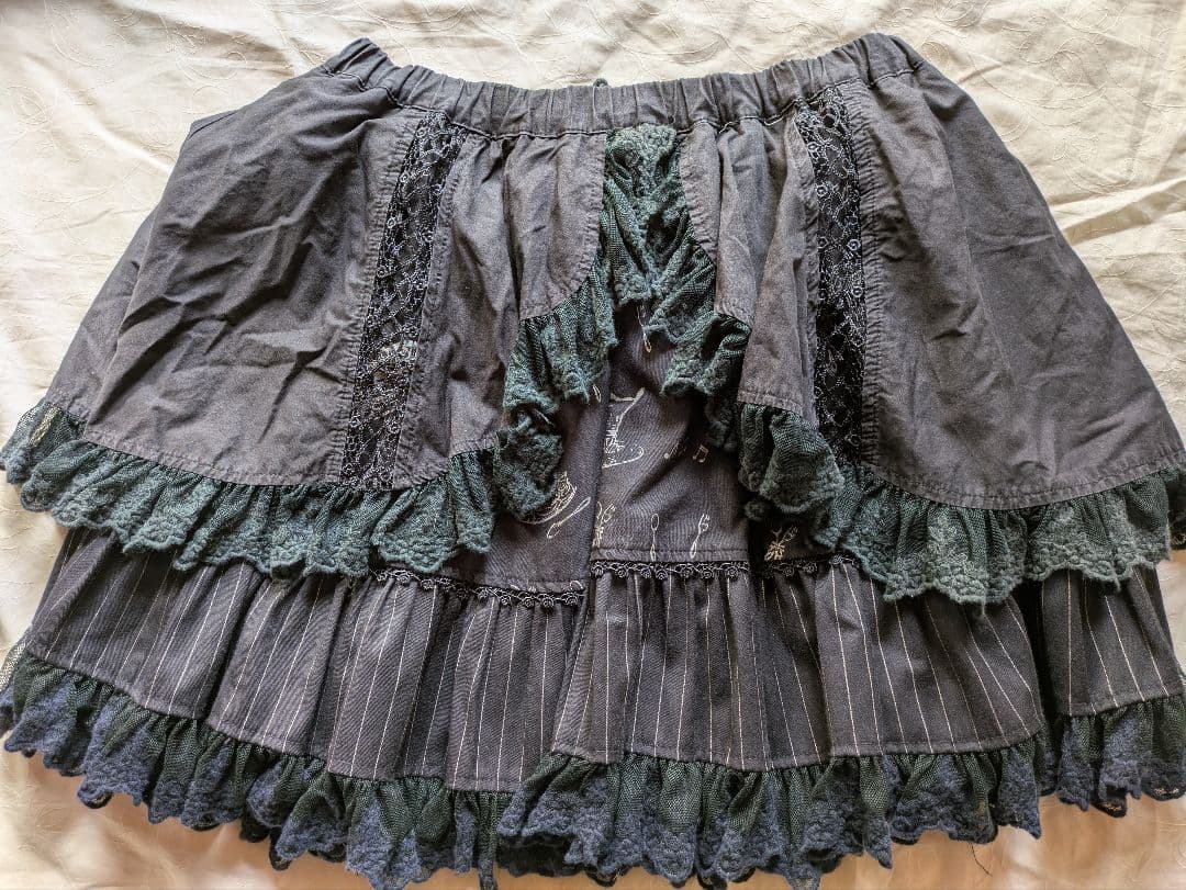 h.naoto frill 黒 ひざ丈スカート レース付き