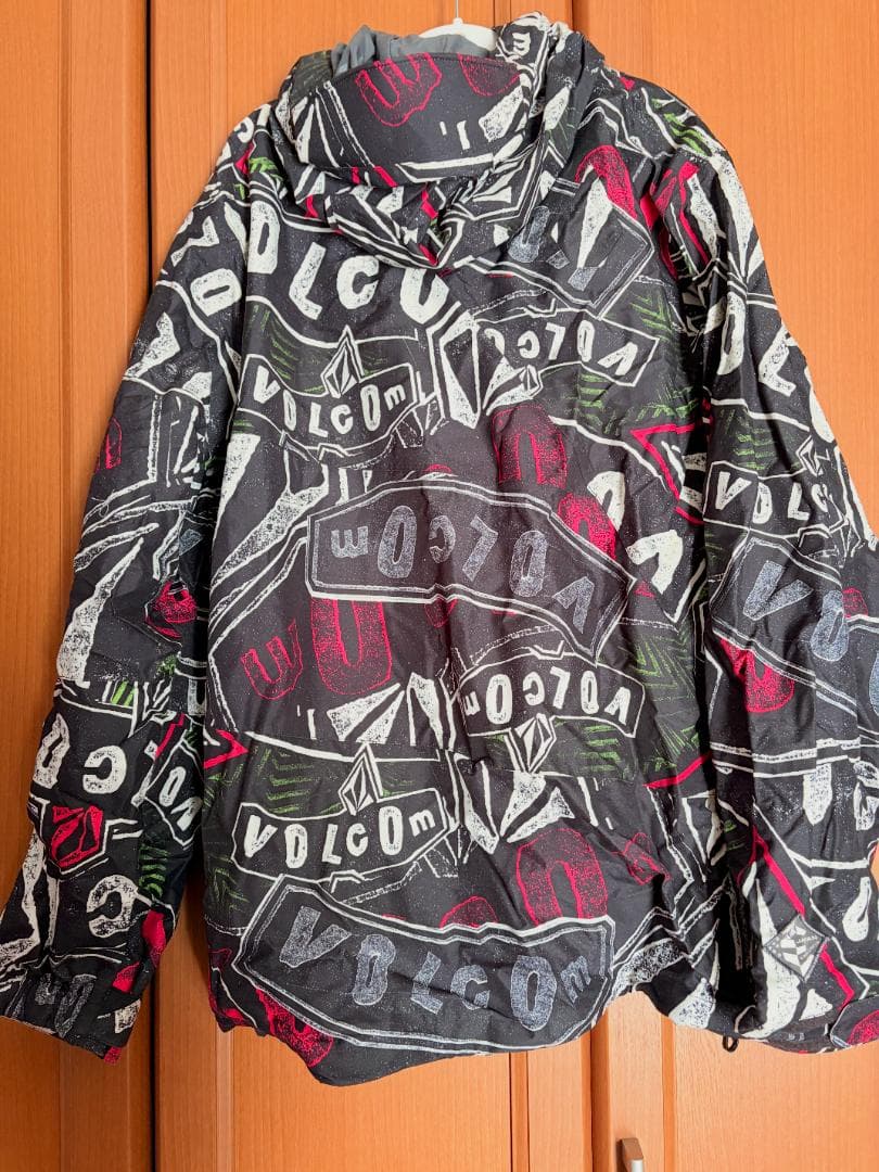 さかも！ さん専用◾️VOLCOM スノーボードウェア　上下セット　Lサイズ