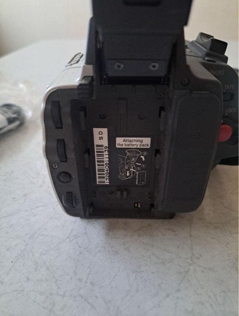 Canon ビデオカメラ本体 100倍ズーム 3ccd GL2 ジャンク品