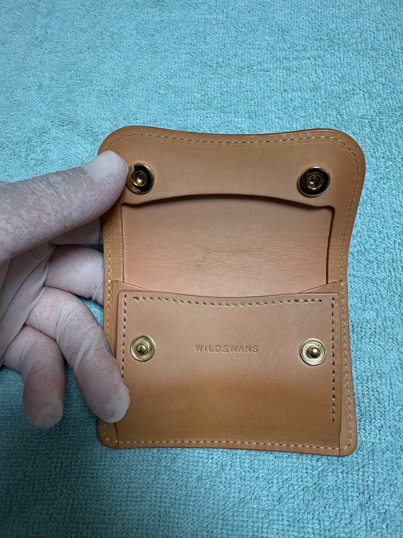 ワイルドスワンズ　タング　サドルプルアップ　ナチュラル＋カラビナキーリングL