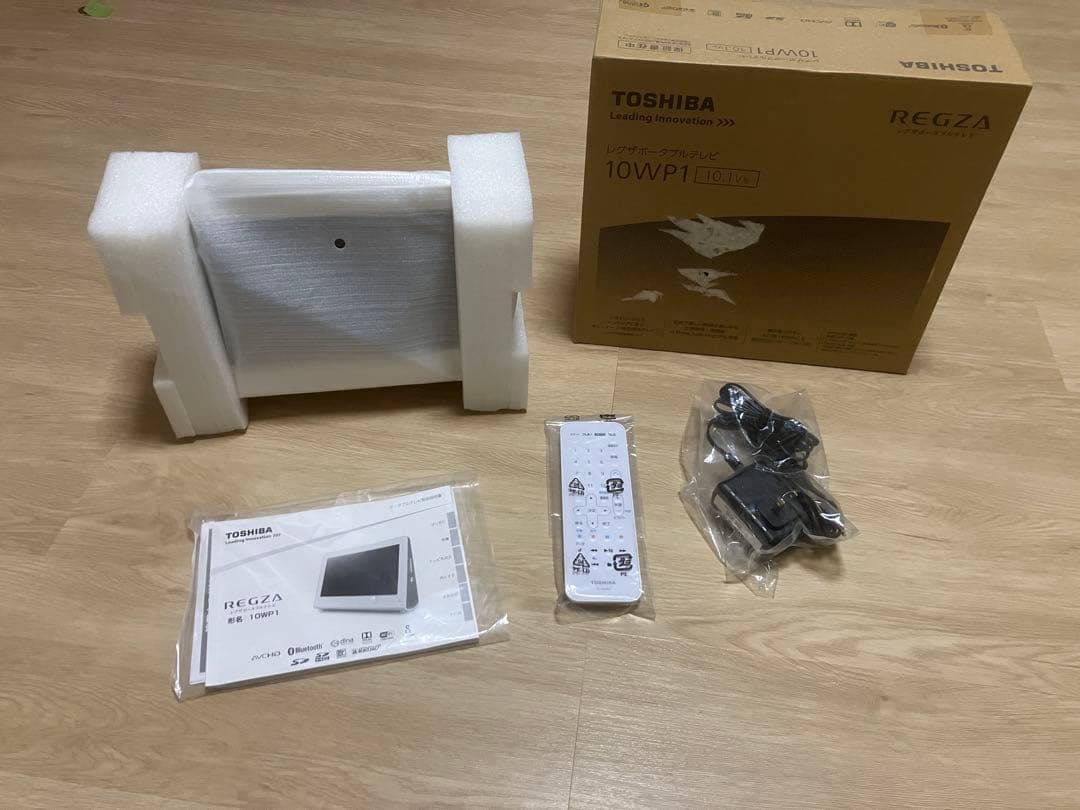 【美品】東芝REGZAポータブルテレビ　10WP1 防水テレビ