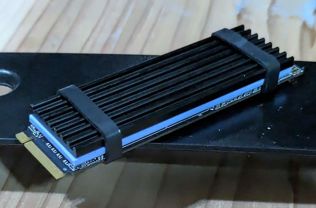 M.2 NVMe SSD 2TB PCIe 3.0 ヒートシンク付き