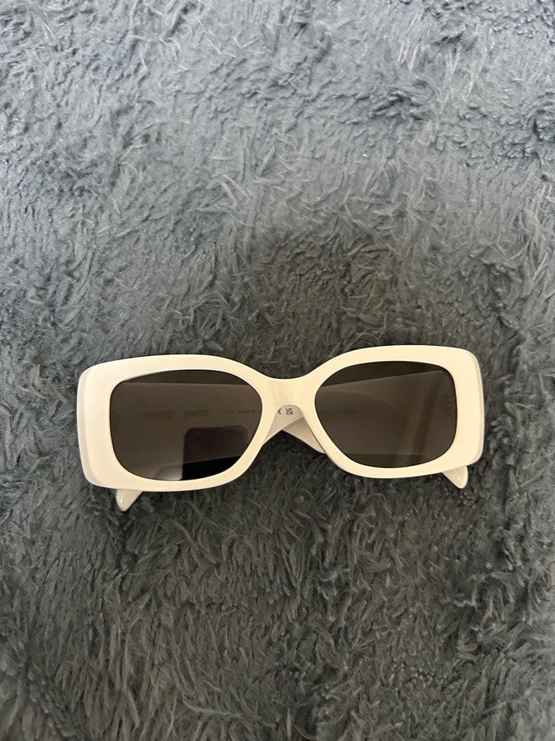 Celineサングラス