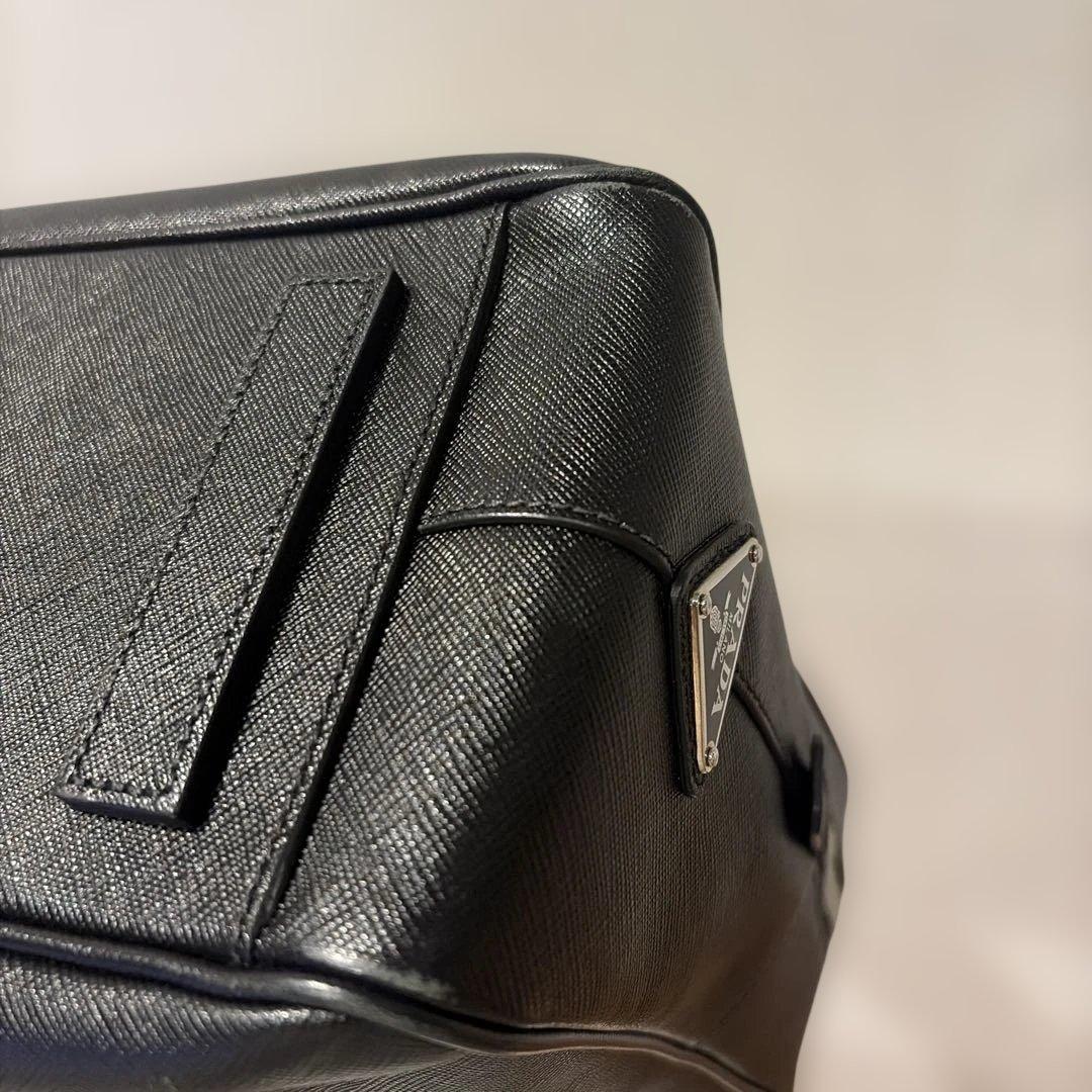 PRADA ブラック ビジネスバッグ