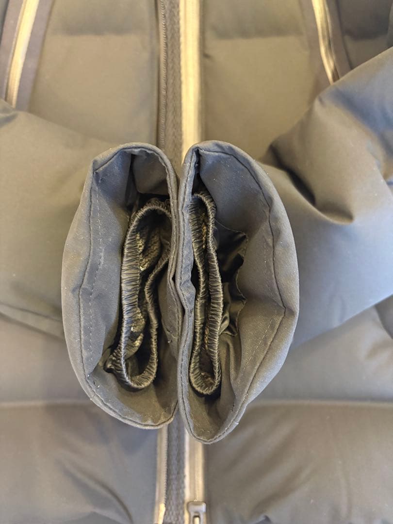 デサントオルテライン 水沢ダウン マウンテニア 黒 M