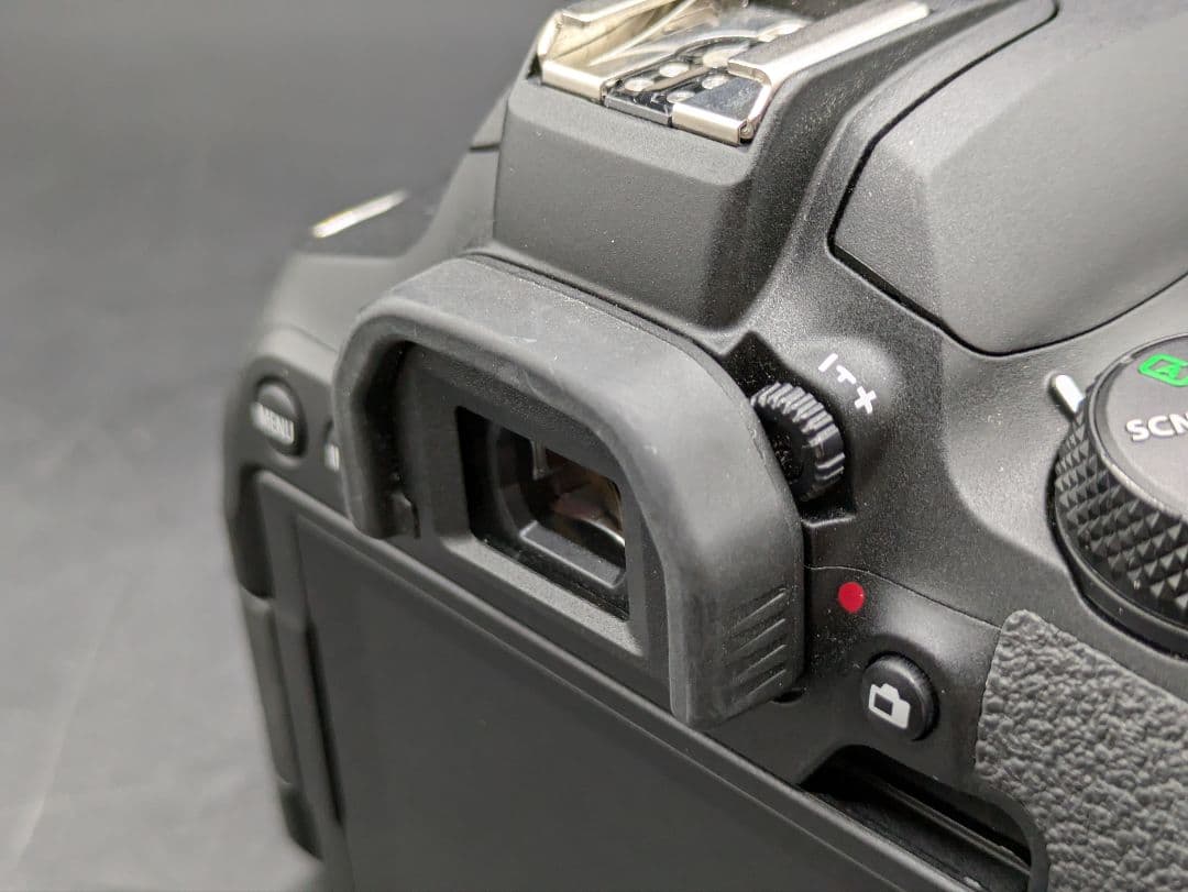 ふらふら Canon EOS Kiss X10i マクロ＆ズームレンズ付き