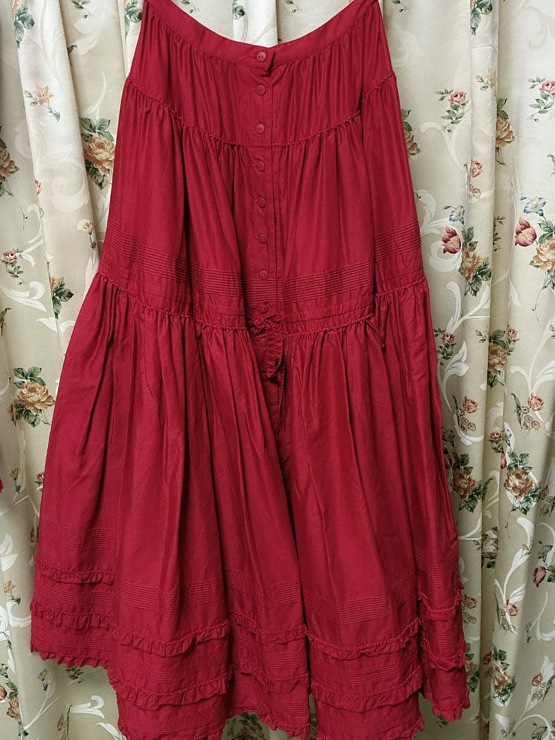 カネコイサオ　ロングスカート　赤