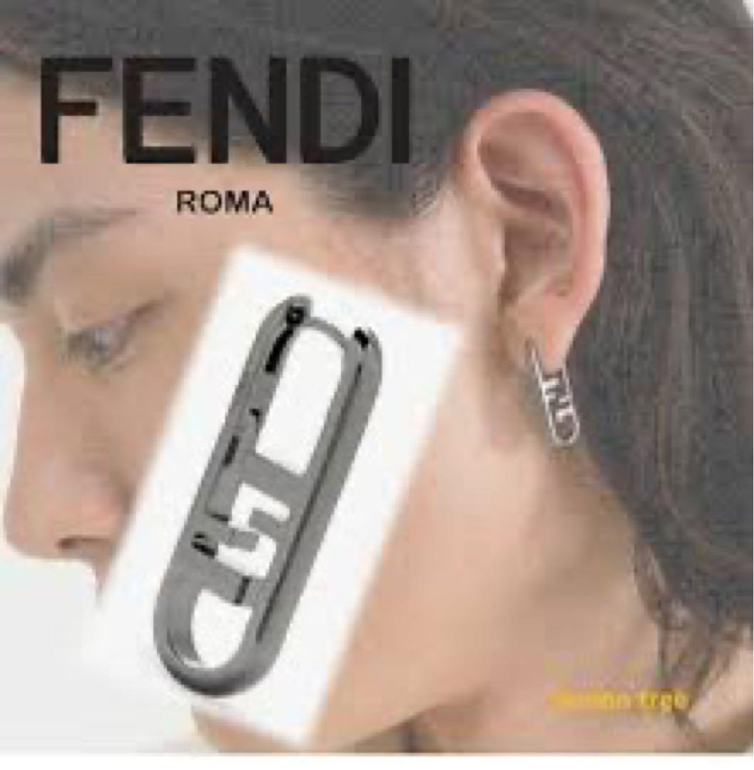 FENDI フェンディ　オーロック　シルバー 片耳用ピアス 専用ボックス付き