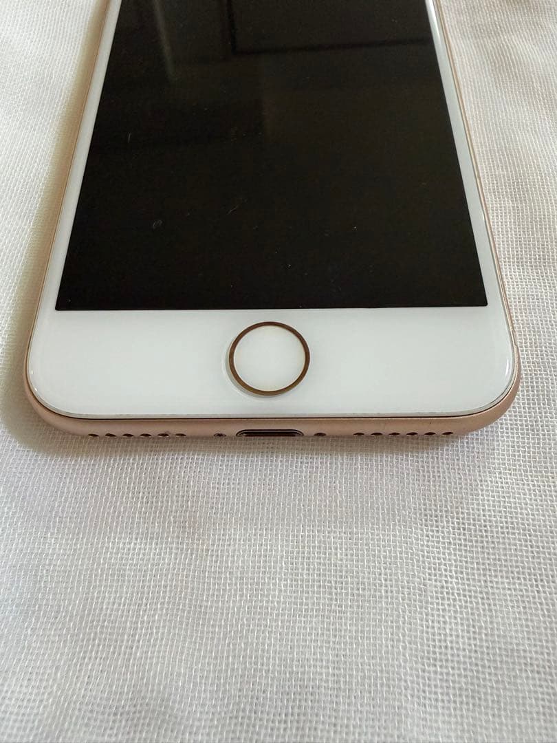 iPhone8 64G ゴールド 本体 ※1度バッテリー交換してます。