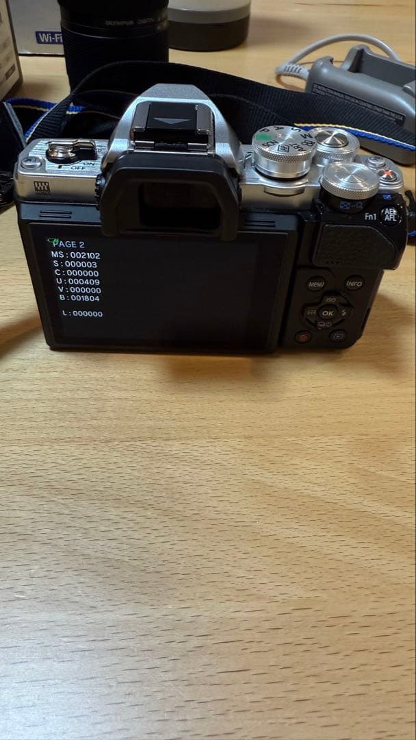 SD付　OLYMPUS OM-D E-M10 MarkⅢ シャッター2102回