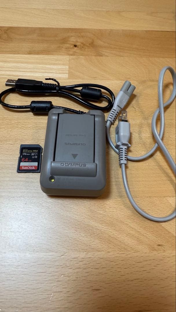 SD付　OLYMPUS OM-D E-M10 MarkⅢ シャッター2102回