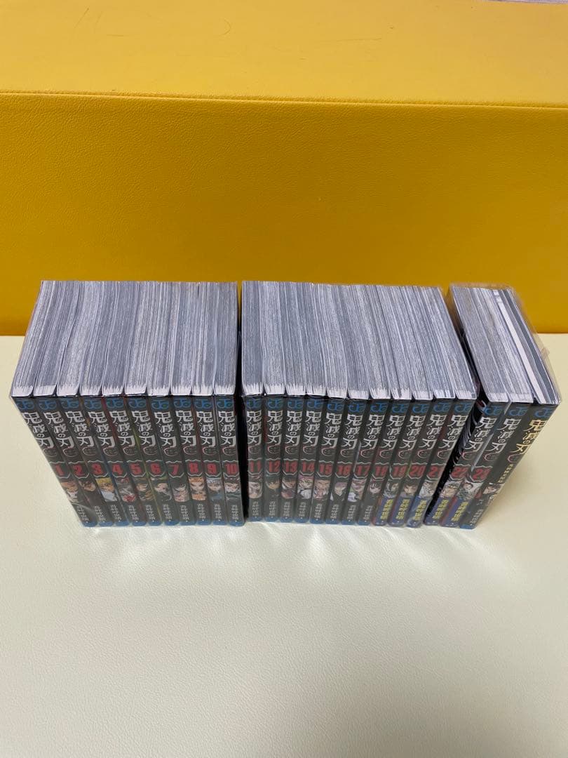 鬼滅の刃23冊セット＋公式ファンブック付き＋呪術廻戦30＋0巻全巻セット