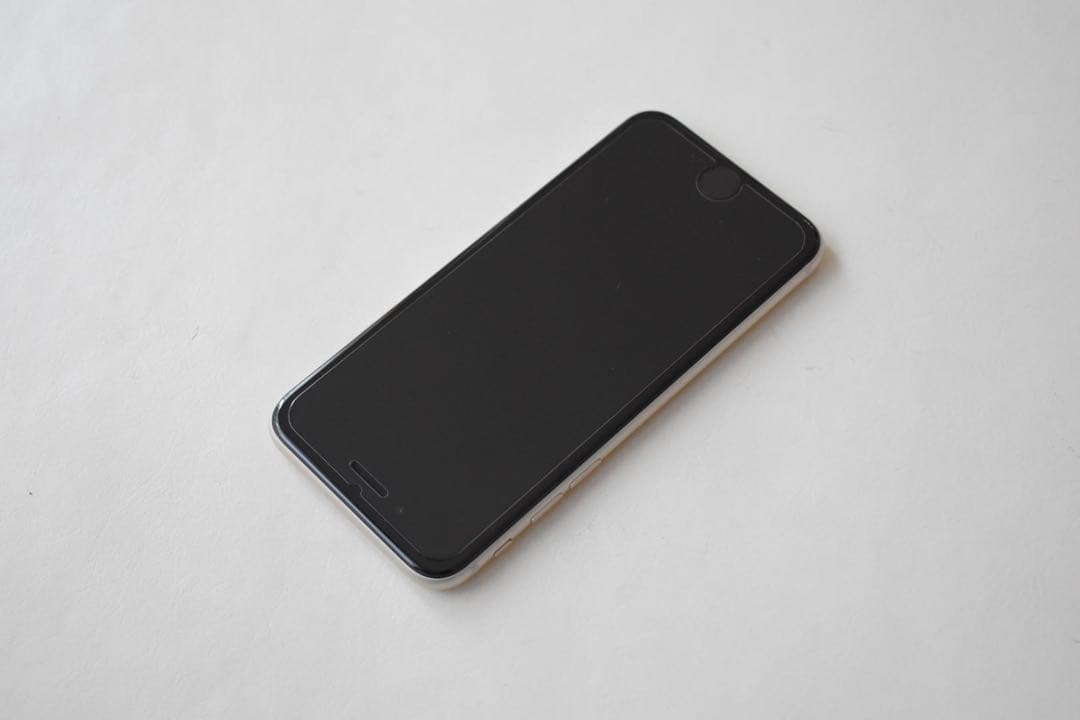 当日発送 新品 iPhone SE 3 スターライト 64gb SIMフリー