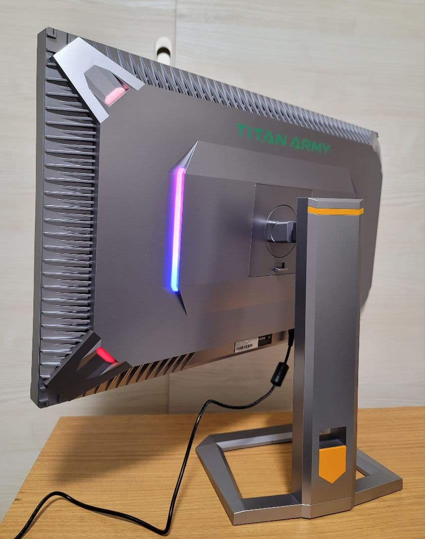Titan Army 27型Mini LED QHD 240Hz HDR1000