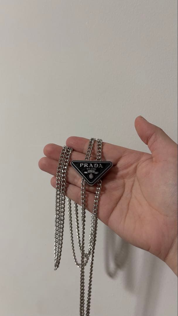 PRADA トライアングルロゴ スマホ　ショルダー　チェーン