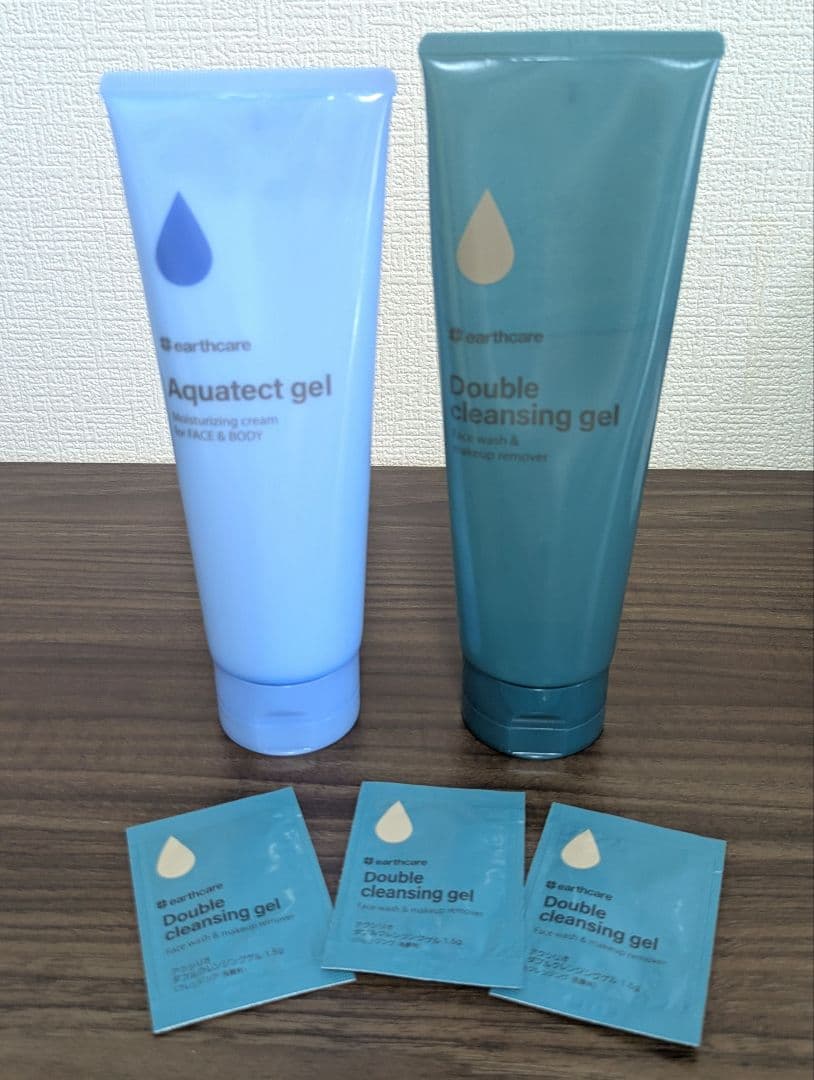 アクシリオ　アースケアアクアテクトゲル、ダブルクレンジングゲル　オールインワン