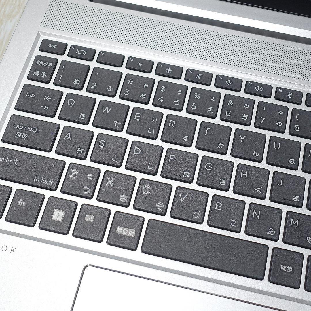 使用時間僅少で美品の東京生産✨１０コアの第１２世代コアｉ７に超高速ＳＳＤ搭載！✨