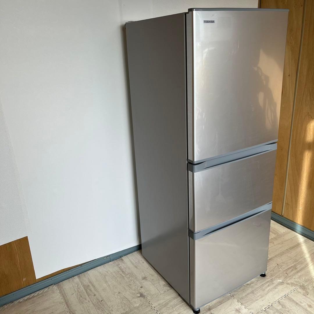 配送設置無料　TOSHIBA 中型冷蔵庫　自動製氷機付き