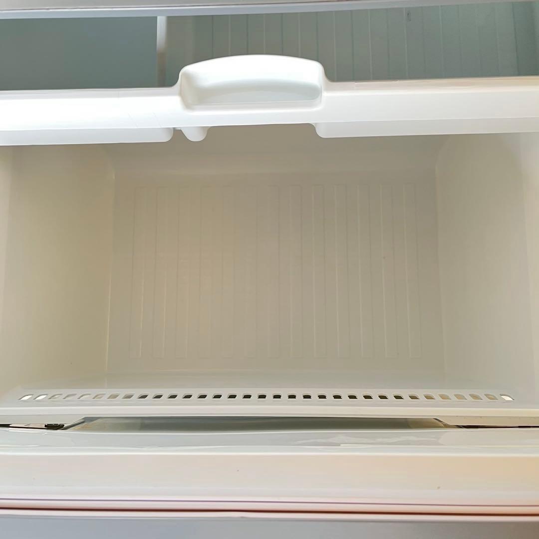 配送設置無料　TOSHIBA 中型冷蔵庫　自動製氷機付き