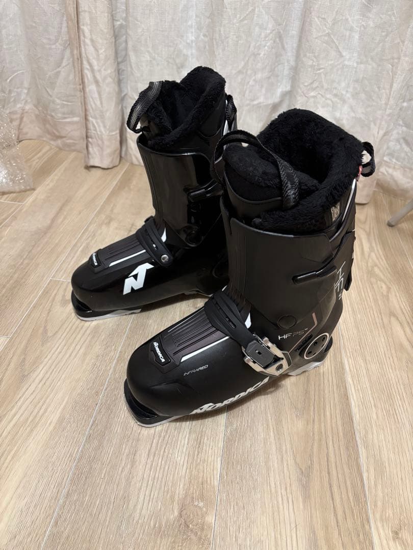 Nordica HF 75 女性用スキーブーツ 24.5cm
