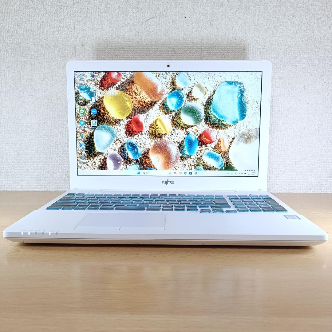 Windows11 i7 ノートPC SSD 1TB メモリ24GB 富士通 白