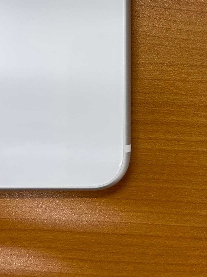 K*a様 iPhone SE 第2世代 A2296 ホワイト スマホ ID 19