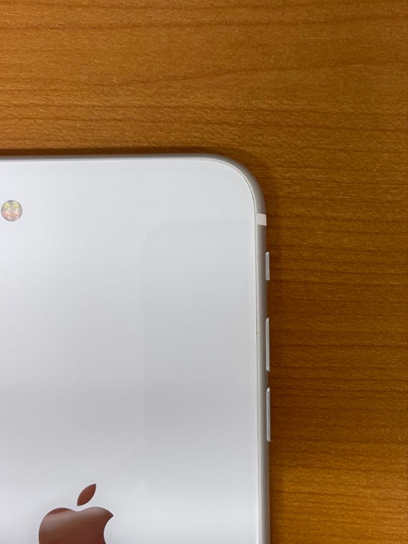 K*a様 iPhone SE 第2世代 A2296 ホワイト スマホ ID 19