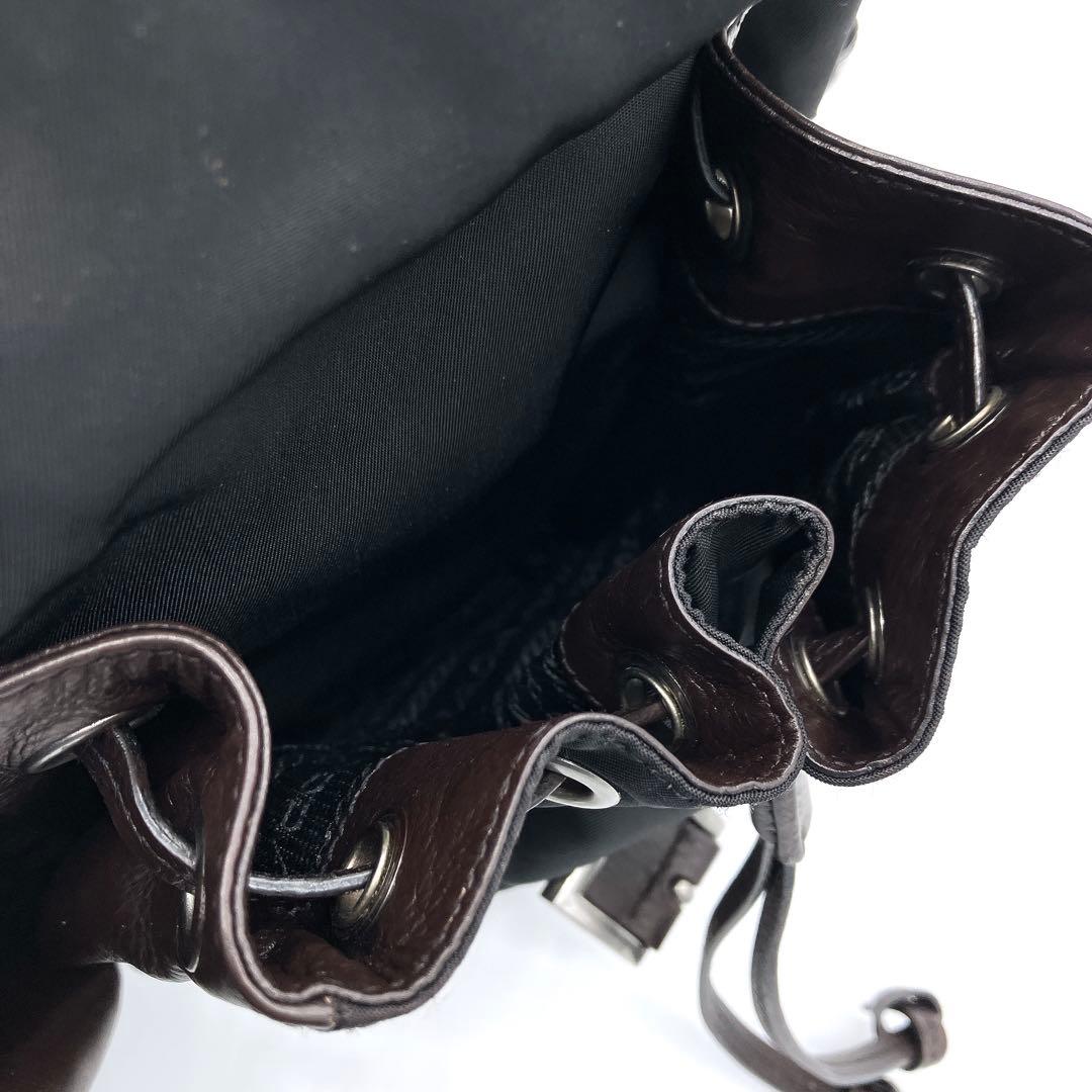 【PRADA】メッセンジャーバッグ　ロゴ型押し　ナイロン　レザー　ブラック