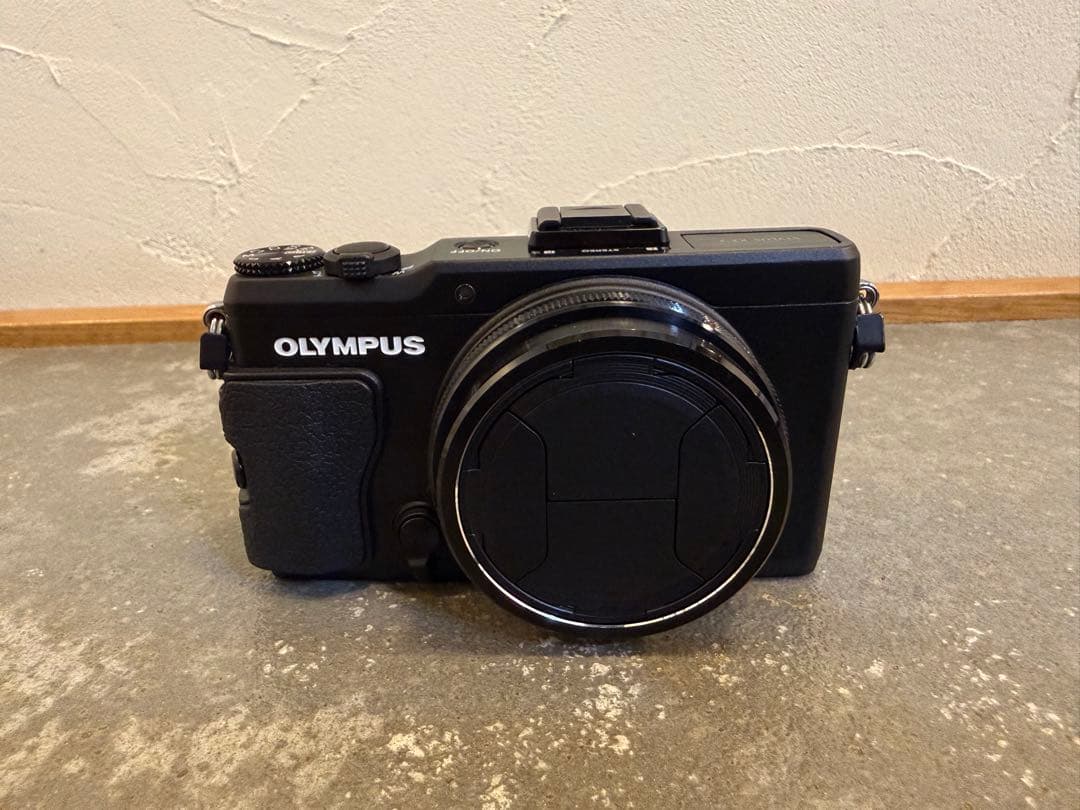 OLYMPUS STYLUS XZ2 コンパクトデジタルカメラ