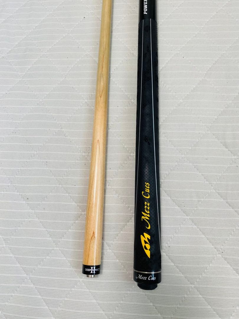 ビリヤード　mezz ブレイクキュー