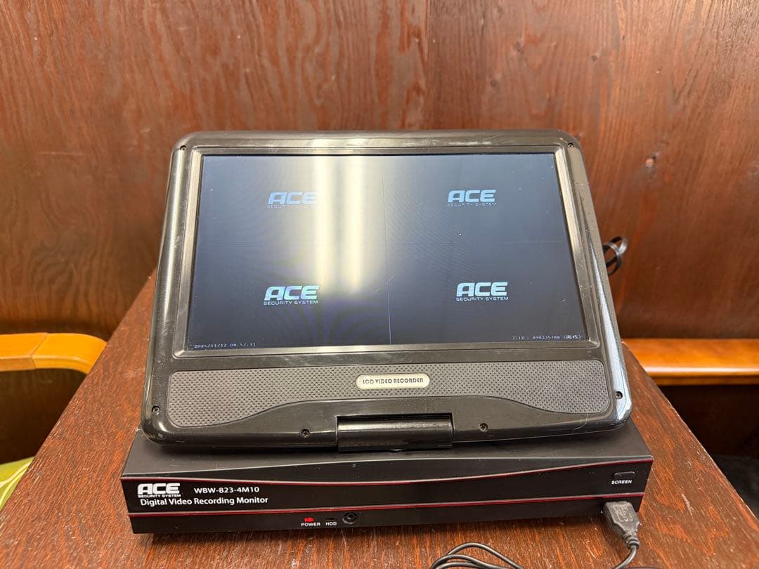 ジャンク　ACE WBW-823-4M10 デジタルビデオ録画モニター