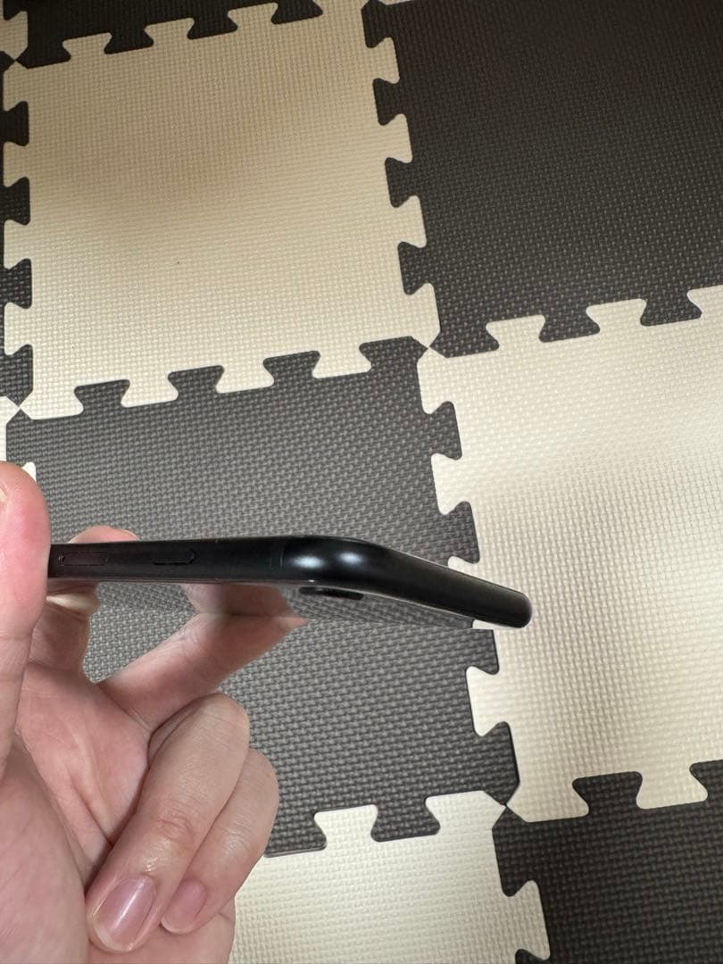 Apple iPhone se 第2世代 SIM フリー バッテリー100％