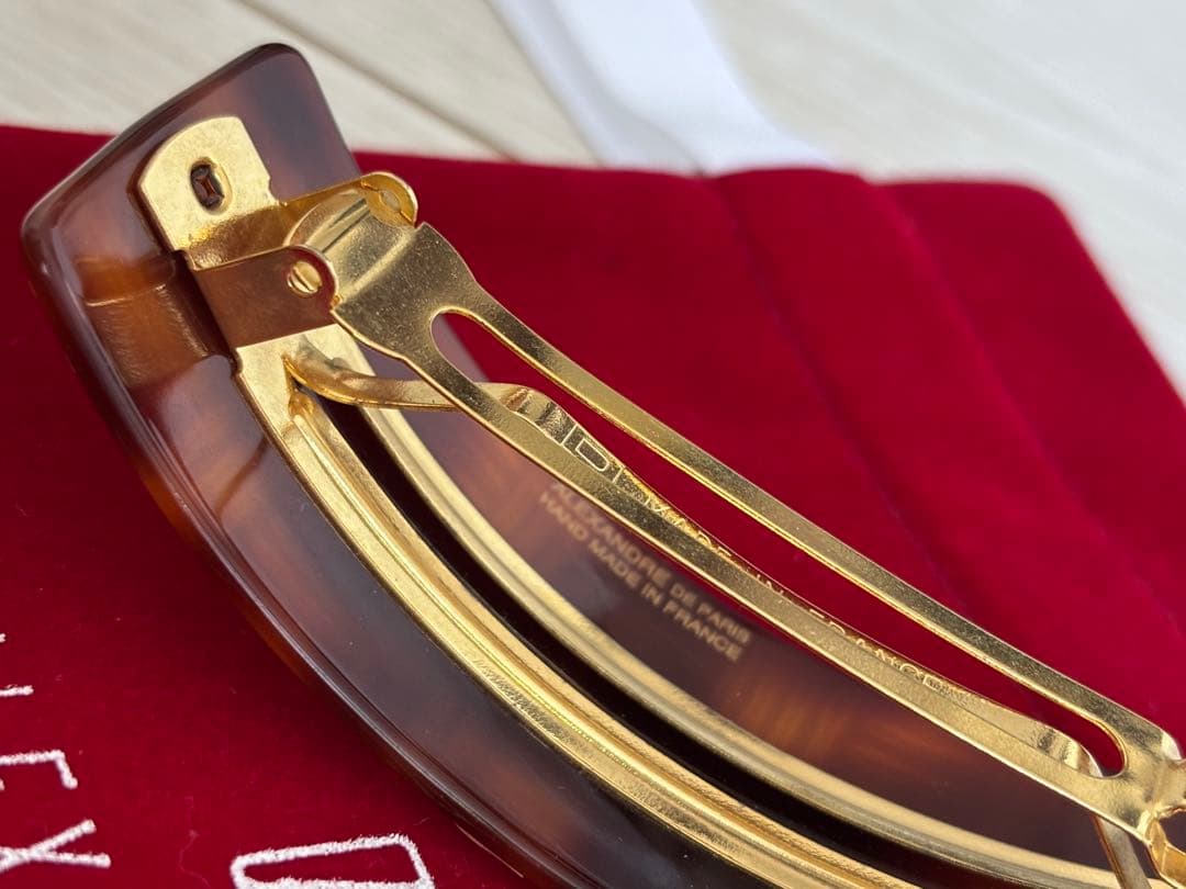 アレクサンドルドゥパリ 新品同様 幅広バレッタ 茶系市松模様