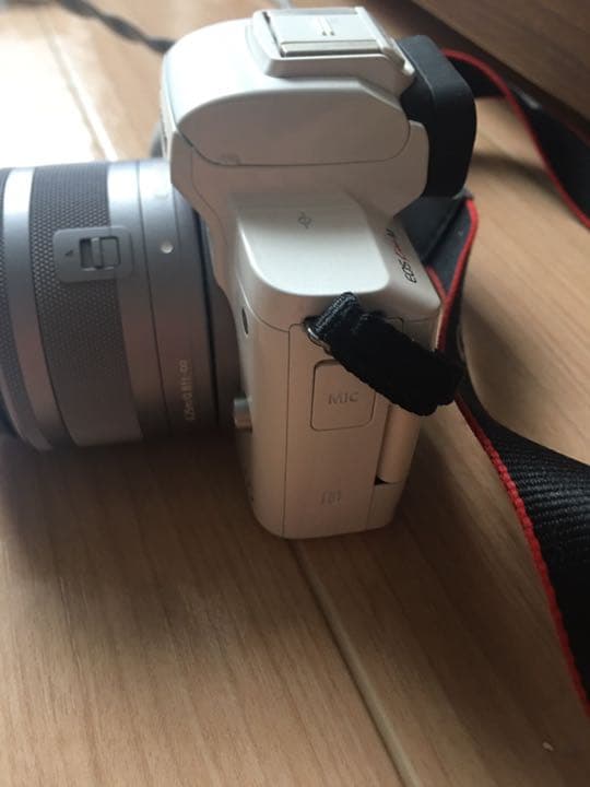 Canon EOS Kiss Mダブルズームキット