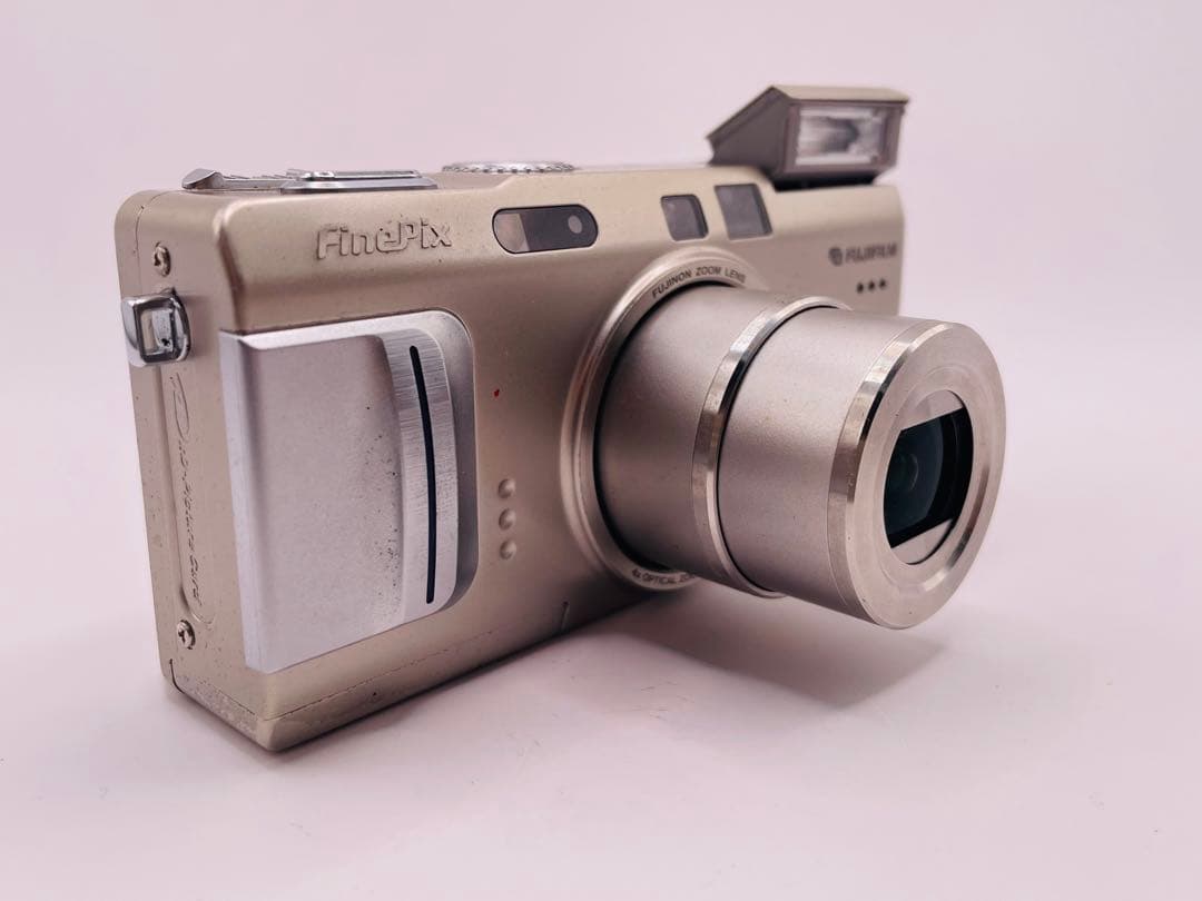 Fujifilm F710 コンパクトデジタルカメラ