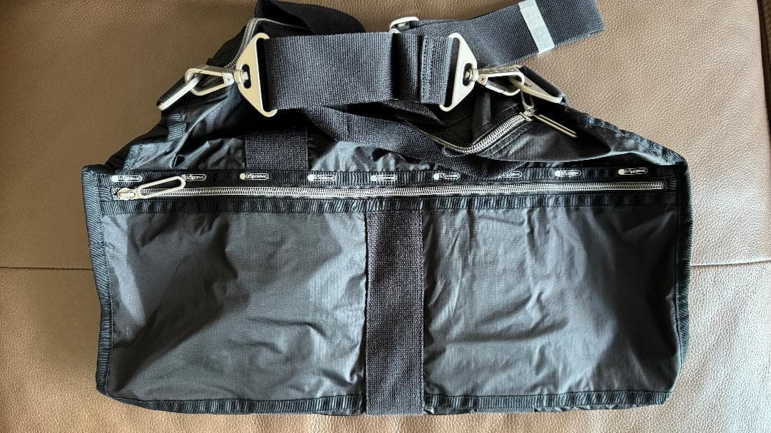 レスポートサック　ESSENTIAL MEDIUM DUFFLE　黒を安価で