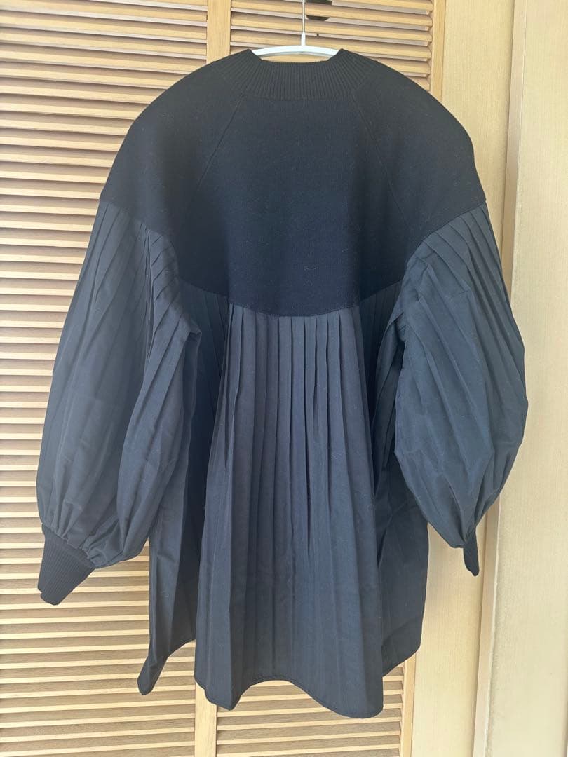 BEARDSLEYビアズリー ニットコンビプリーツプルオーバー新品タグ付き 黒