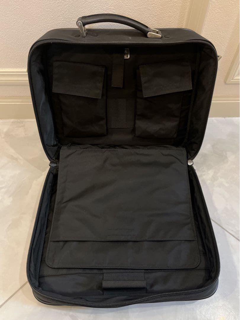 PRADA ビジネスバッグ 2way ショルダーバッグ ブラック ナイロン