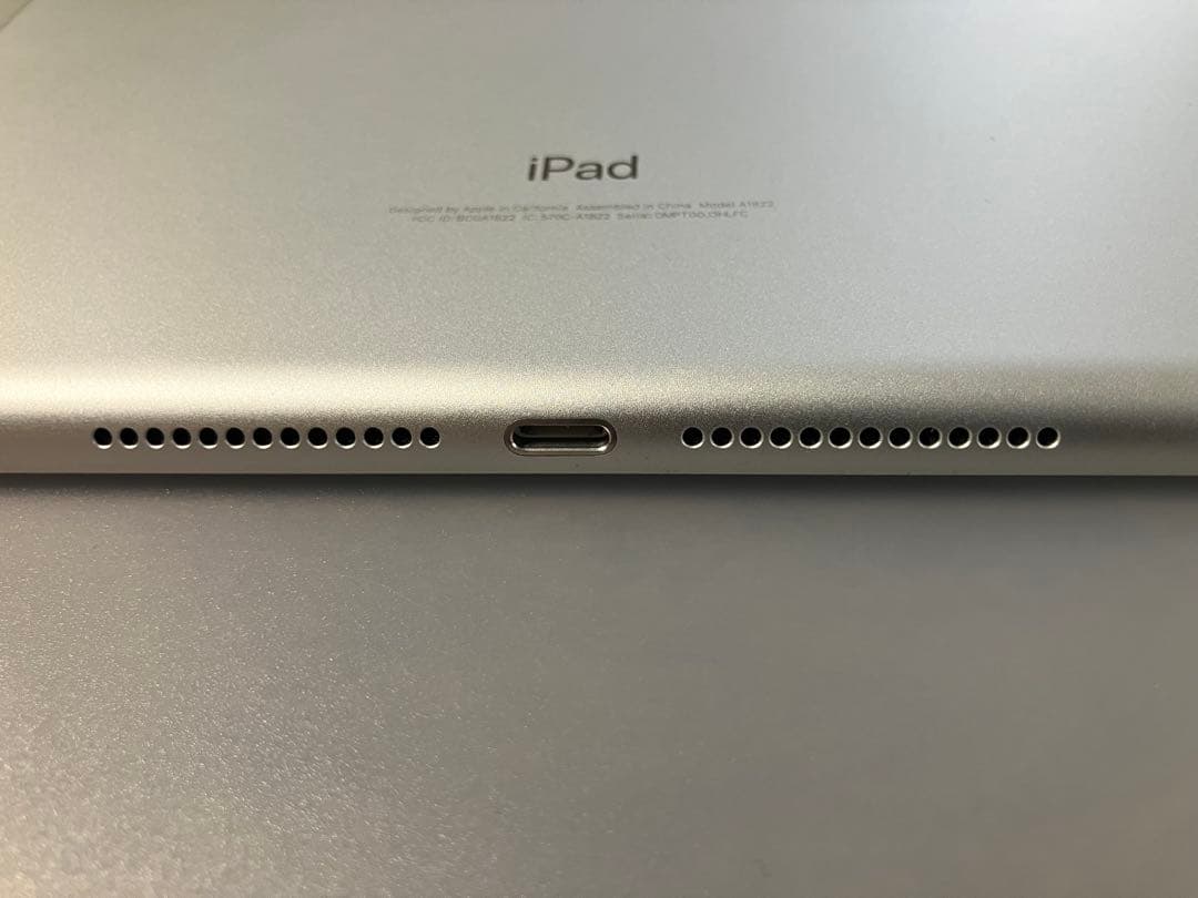 iPad (第5世代)Wifi 32GB シルバー　 A1822