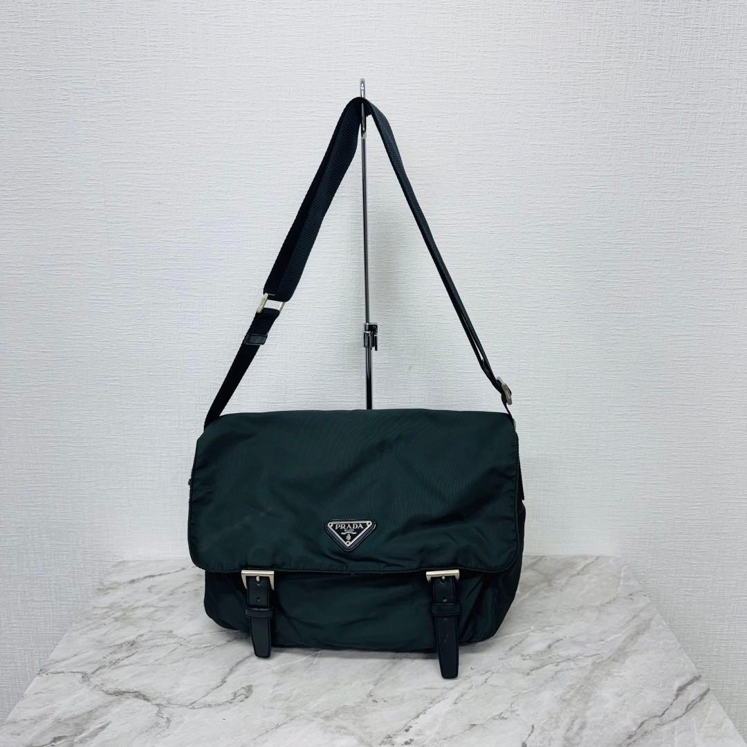 ✨PRADA✨プラダ✨三角ロゴプレート✨ナイロン✨グレー✨ショルダーバッグ✨